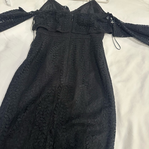 Nicholas Lace Off the Shoulder with attached sleeves and spaghetti Straps - Picture 3 of 5